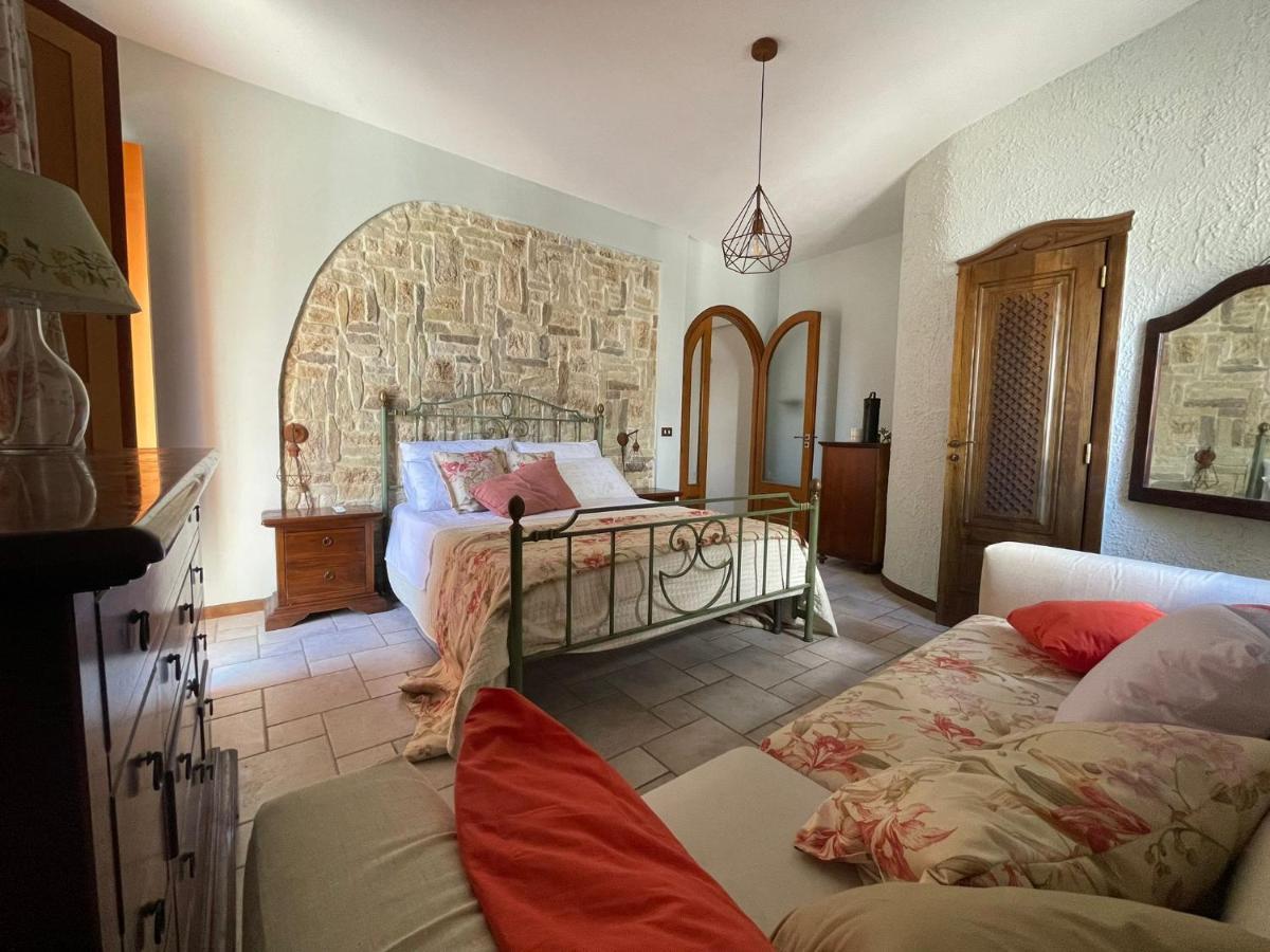 Domus Parva - Villa Con Bio-Piscina, Spa Privata E Appartamenti Panoramici Баколи Екстериор снимка
