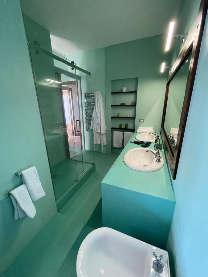 Domus Parva - Villa Con Bio-Piscina, Spa Privata E Appartamenti Panoramici Баколи Екстериор снимка