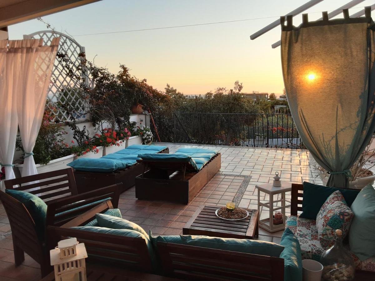 Domus Parva - Villa Con Bio-Piscina, Spa Privata E Appartamenti Panoramici Баколи Екстериор снимка